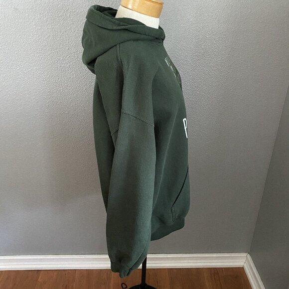 Gildan Sweatshirt Women’s Size Large Hooded Green Princesses Are Born In April - Picture 3 of 8